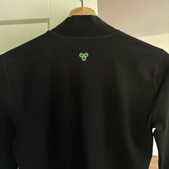 TNA Zip-Up - Picture 4 of 6